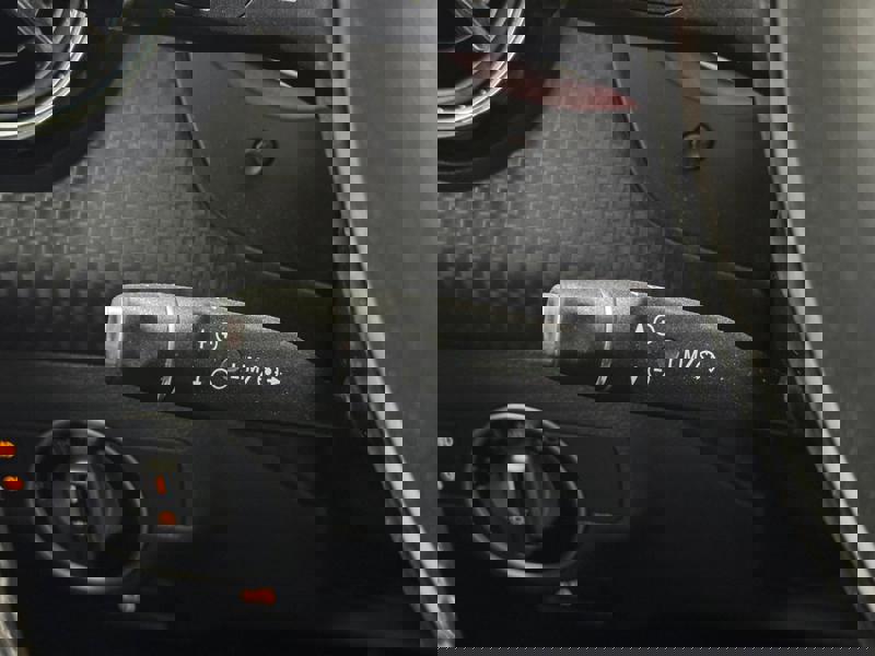 Image Mercedes-Benz GLA 180 Intuition  GLA 180 Intuition 180 Intuition